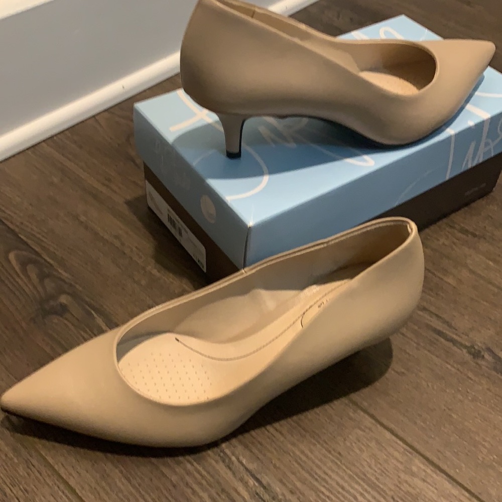 Life stride short heel